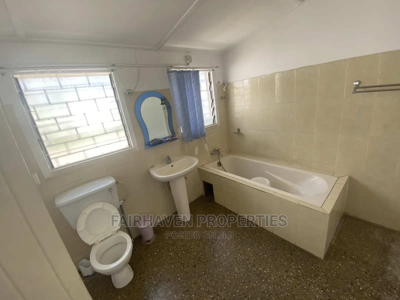 5bdrm House in Nyaniba Estate, Osu for Rent