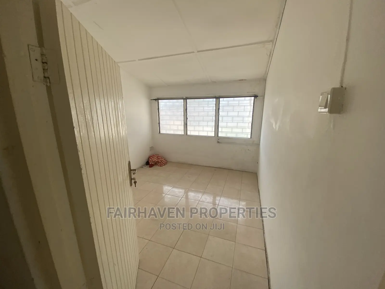 5bdrm House in Nyaniba Estate, Osu for Rent