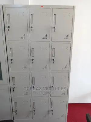 12 Doors Lockers