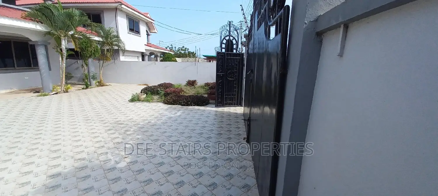 4bdrm House in Tsse Addo Behinde for Rent