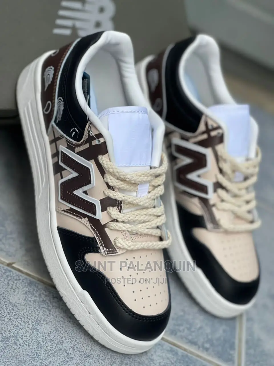 New Balance Sneaker