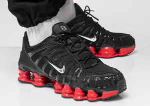 Nike Shox Sneaker