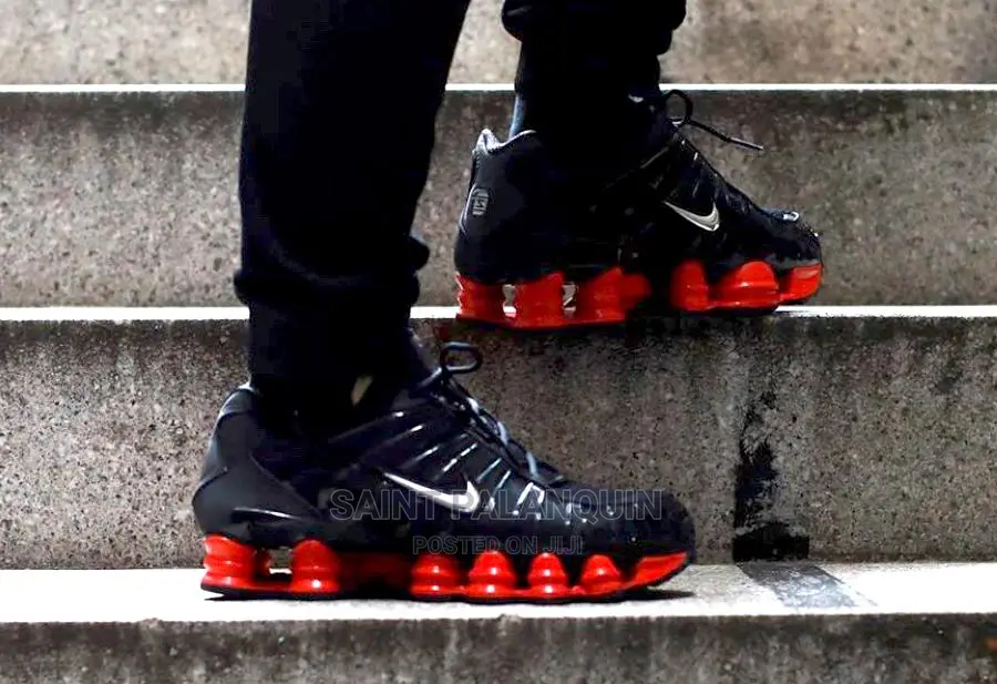 Nike Shox Sneaker