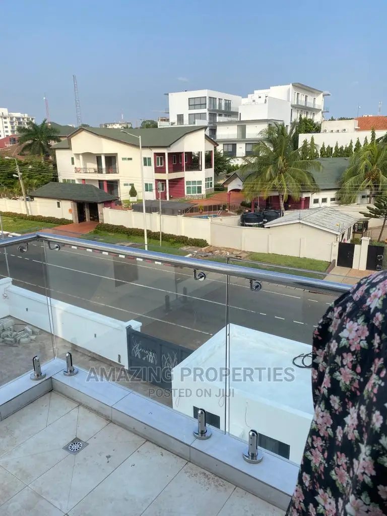 5bdrm House in Airport Residential Area for Sale