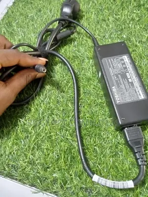 Toshiba 15v Laptop Charger
