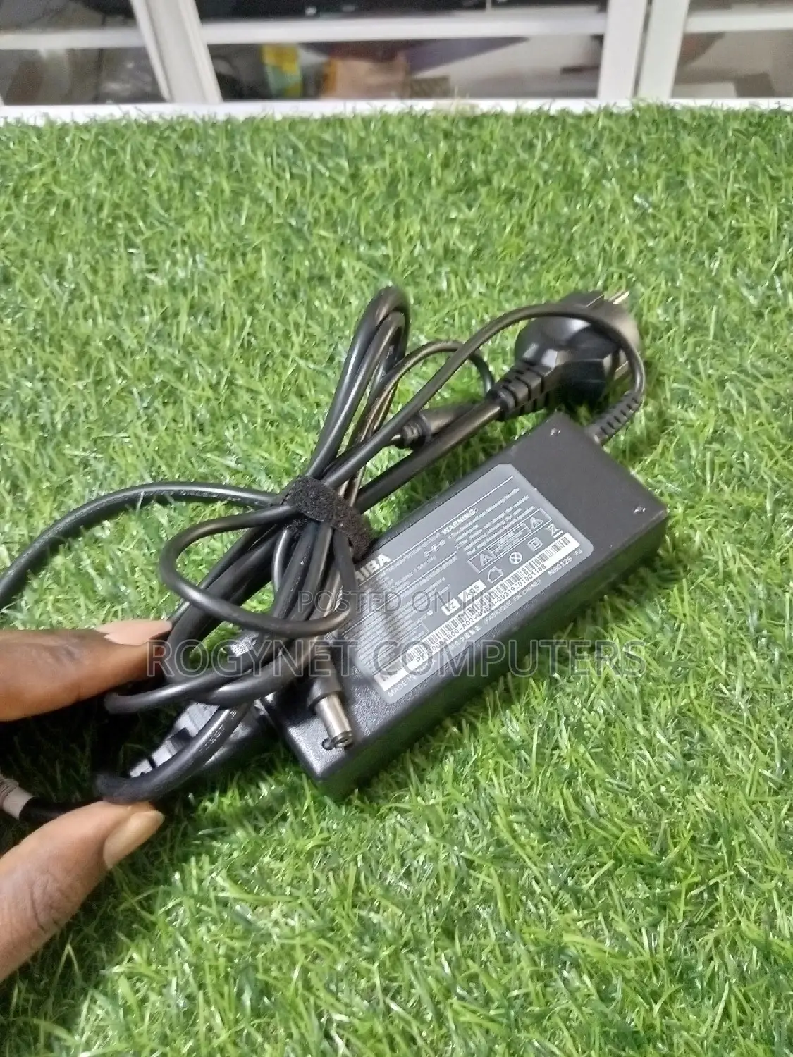 Toshiba 15v Laptop Charger