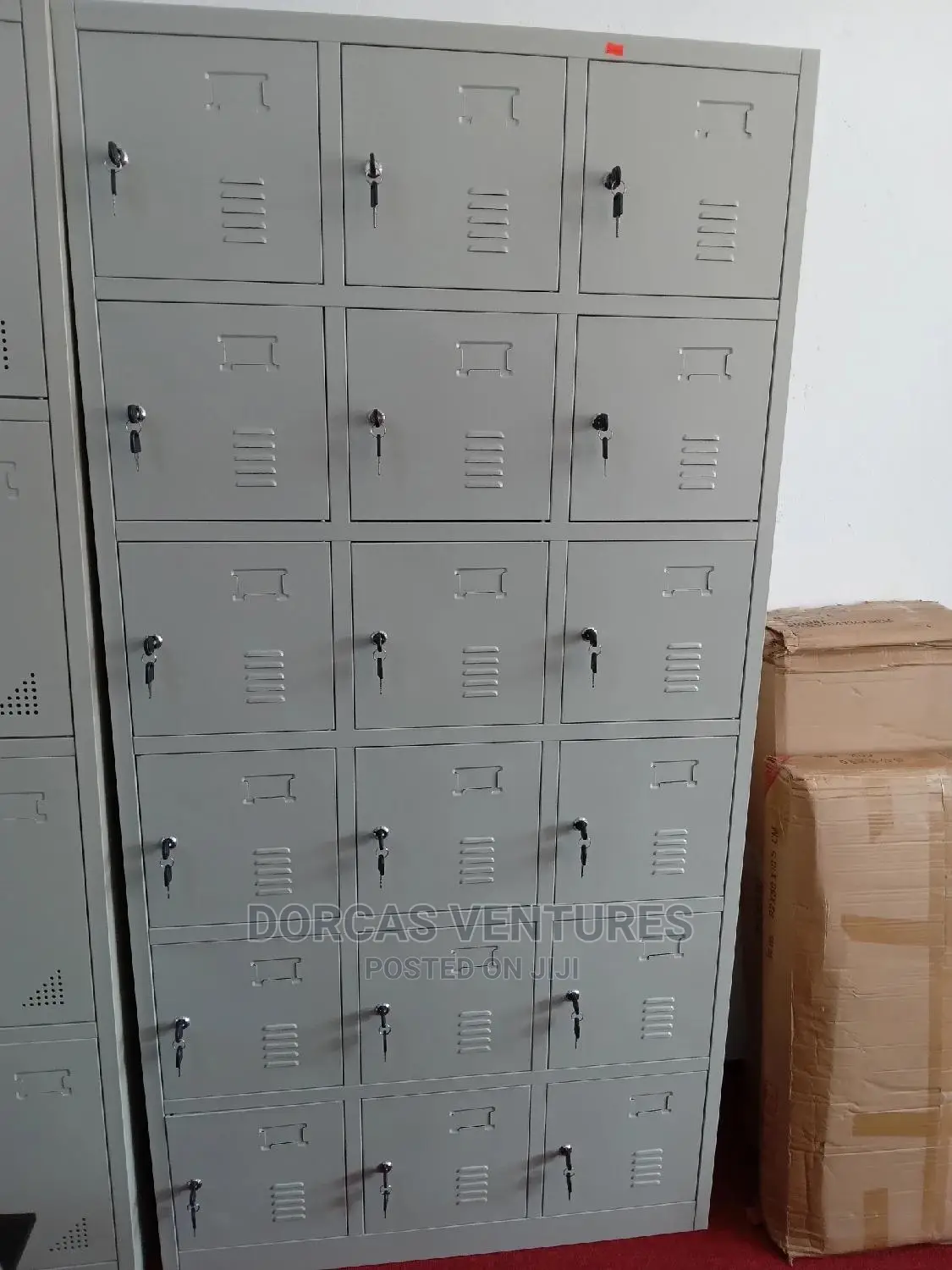 18 Doors Lockers