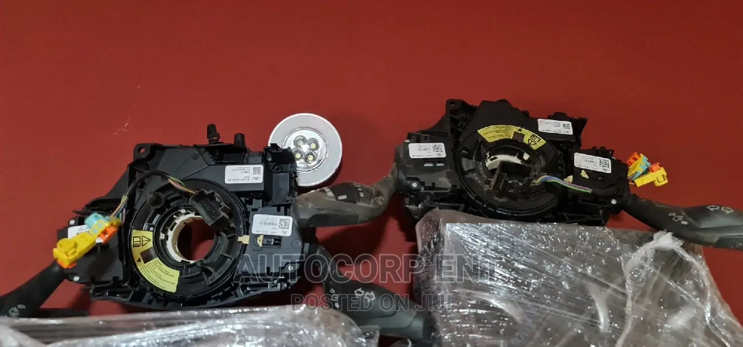 2012 - 2017 Ford Focus Horn Plate