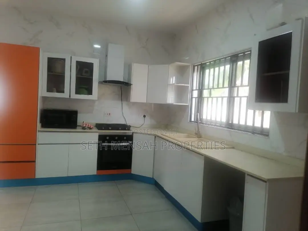 5bdrm House in Skm, Adjiriganor for Rent