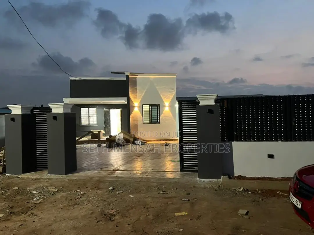 3bdrm House in Skm, Ashaley Botwe for Sale