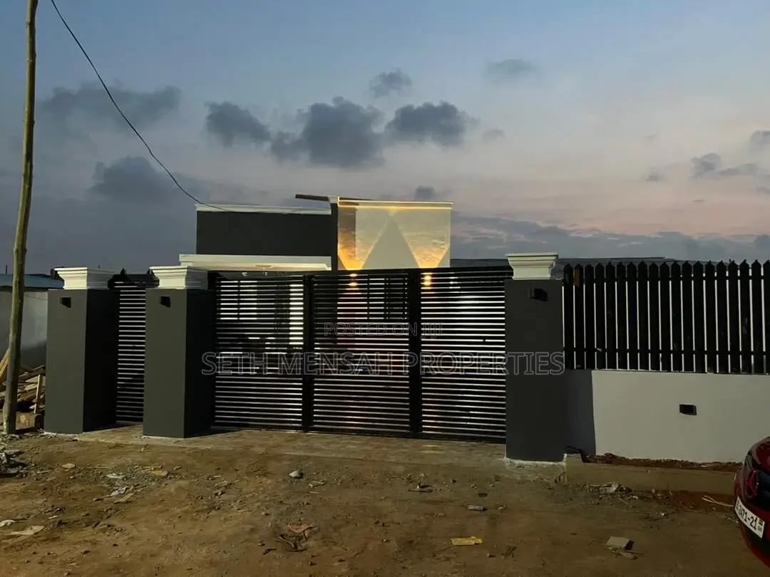 3bdrm House in Skm, Ashaley Botwe for Sale