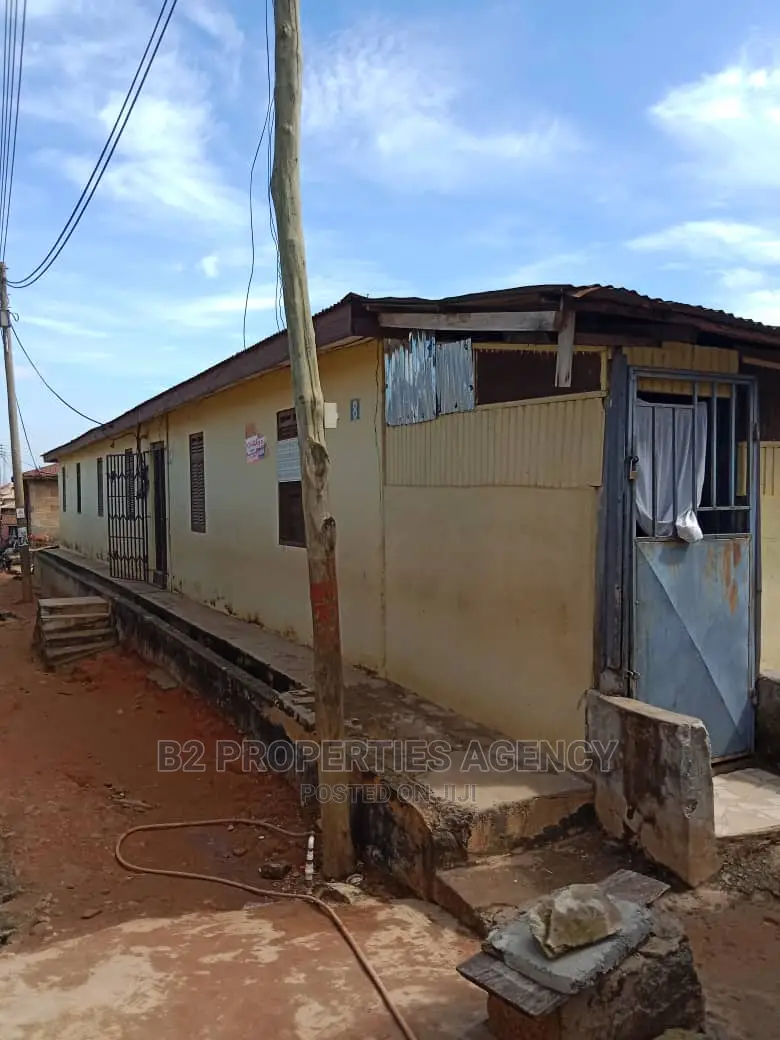 4bdrm House in B2 Properties Agency, Kumasi Metropolitan for sale