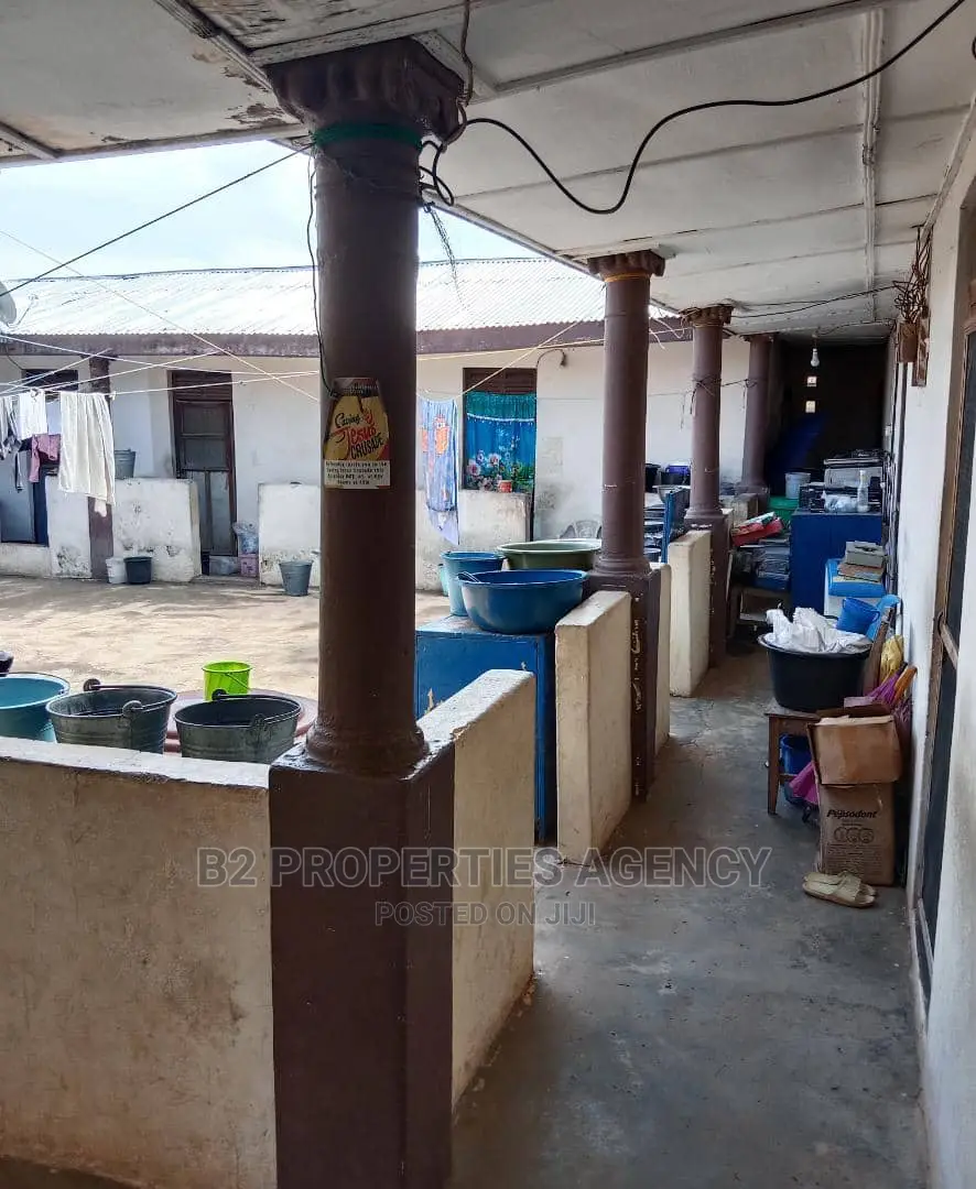 4bdrm House in B2 Properties Agency, Kumasi Metropolitan for sale