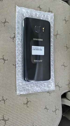 New Samsung Galaxy S7 32 GB Black