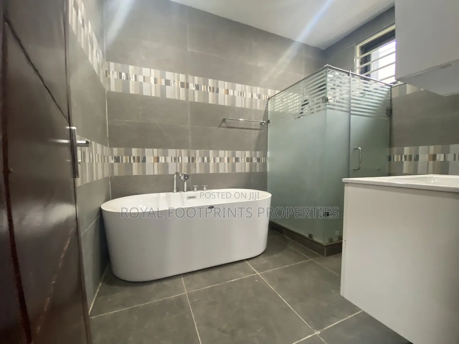 4bdrm House in Ashaley Botwe for rent