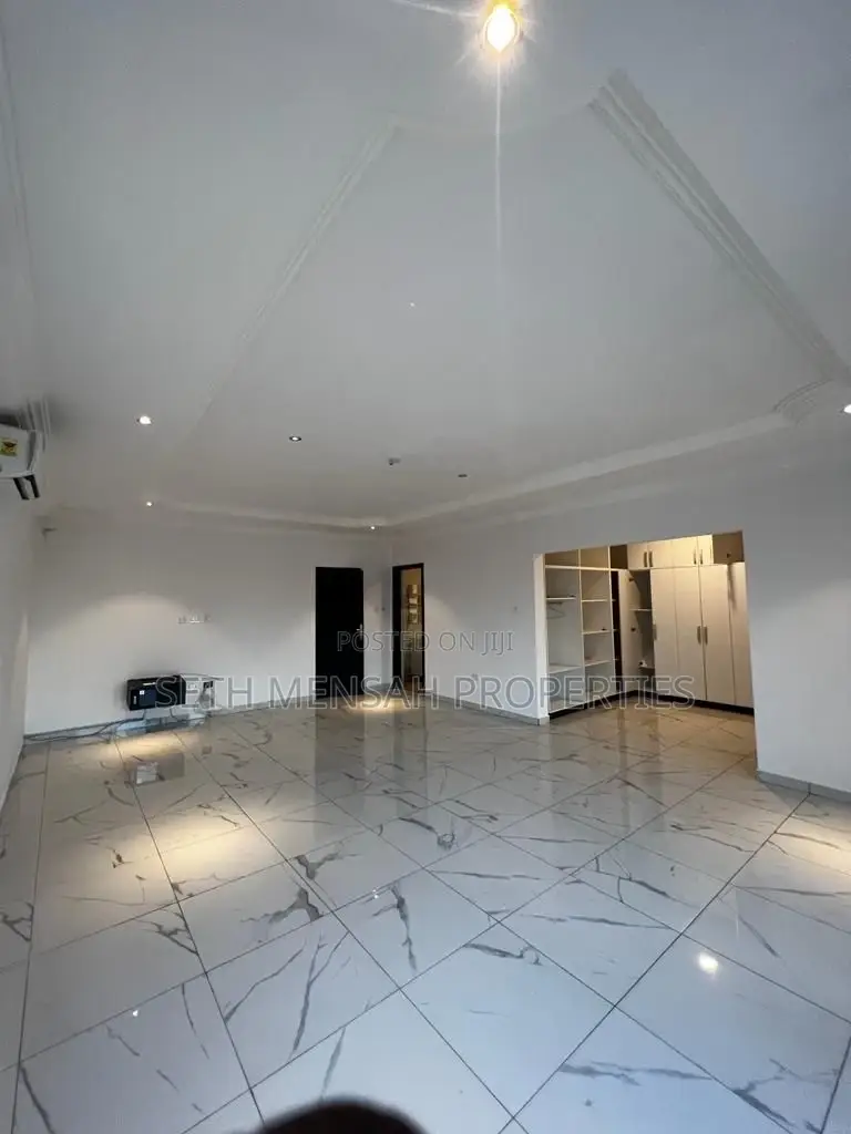 4bdrm House in Skm, Ashaley Botwe for Sale