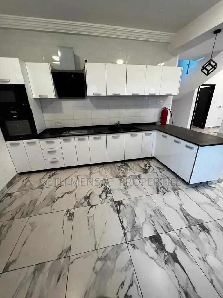 4bdrm House in Skm, Ashaley Botwe for Sale