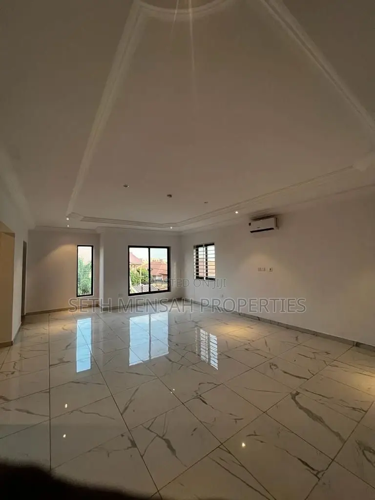 4bdrm House in Skm, Ashaley Botwe for Sale