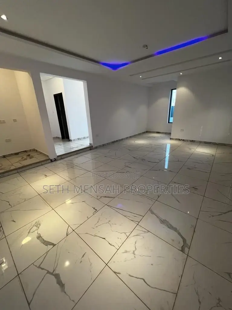 4bdrm House in Skm, Ashaley Botwe for Sale
