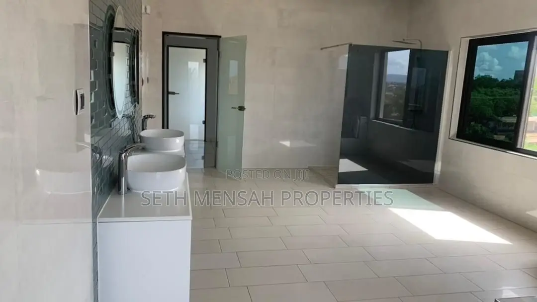 5bdrm Mansion in Skm Property, East Legon for Sale