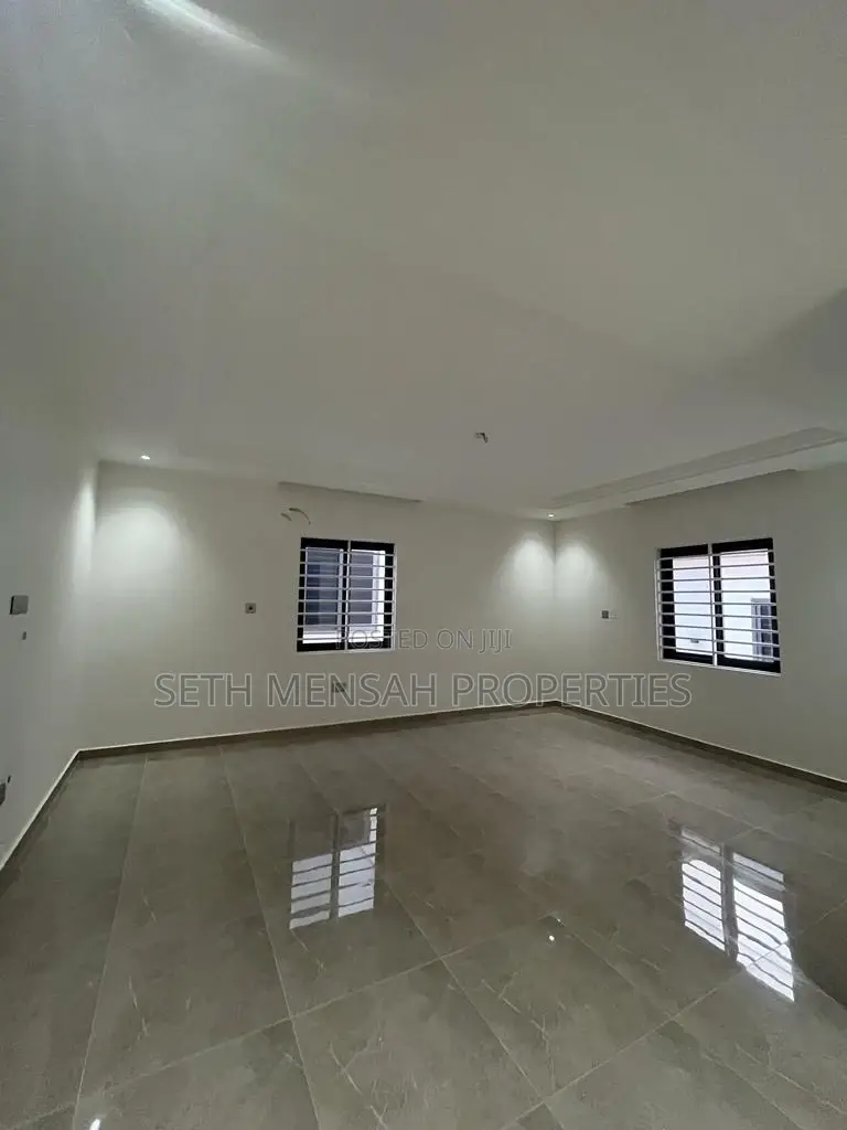 4bdrm House in Skm Property, Ashaley Botwe for Sale