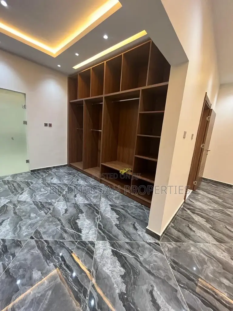 4bdrm House in Skm Property, Ashaley Botwe for Sale