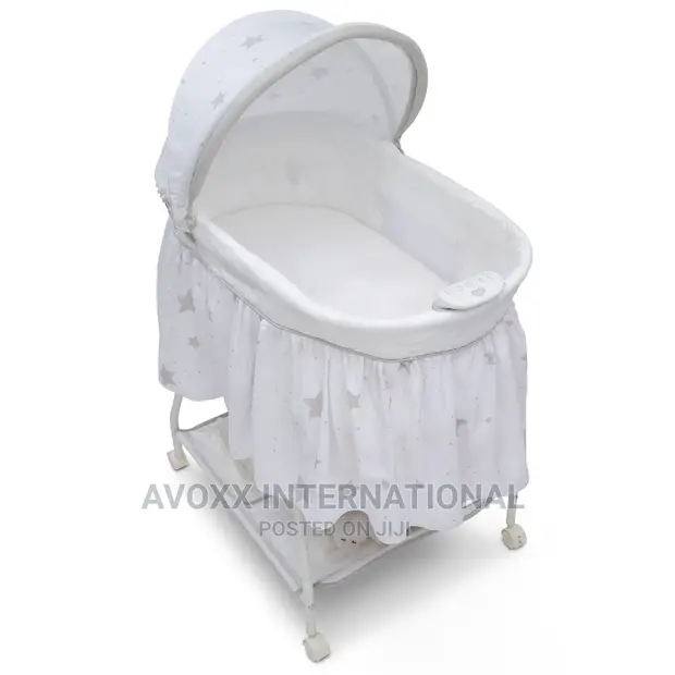 Delta Children Deluxe Sweet Beginnings Bassinet Stardust
