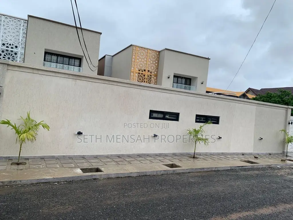4bdrm House in Skm Property, Spintex for Sale
