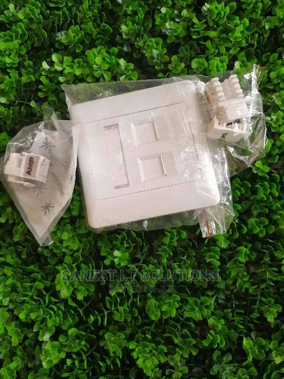 Double Faceplate With Keystone Coms