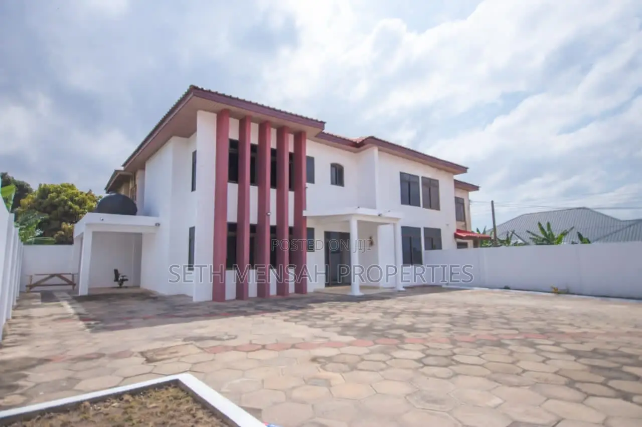 3bdrm House in Skm Property, Ashomang Estate for Sale