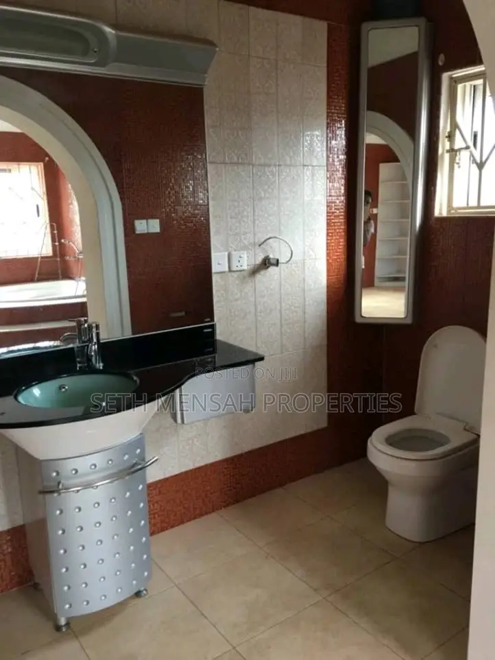 3bdrm House in Skm Property 3, Oyarifa for Sale