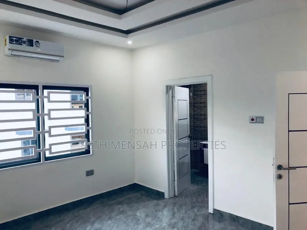 4bdrm House in Seth Mensah, a C Mall Area for Sale