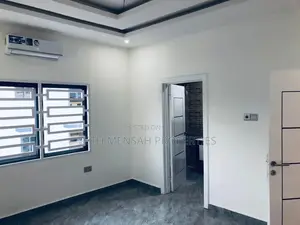 4bdrm House in Seth Mensah, a C Mall Area for Sale
