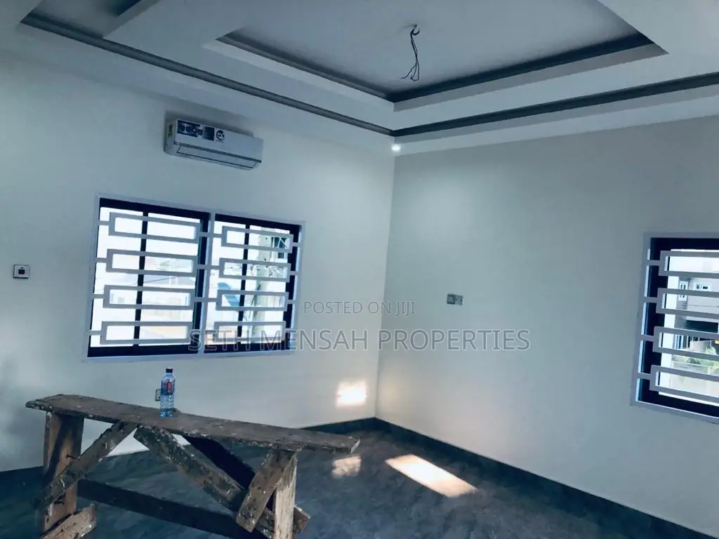 4bdrm House in Seth Mensah, a C Mall Area for Sale