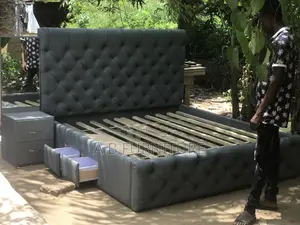 Queen Size Bed With Mirror Drower