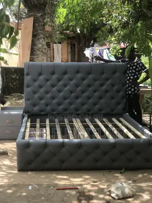 Queen Size Bed With Mirror Drower