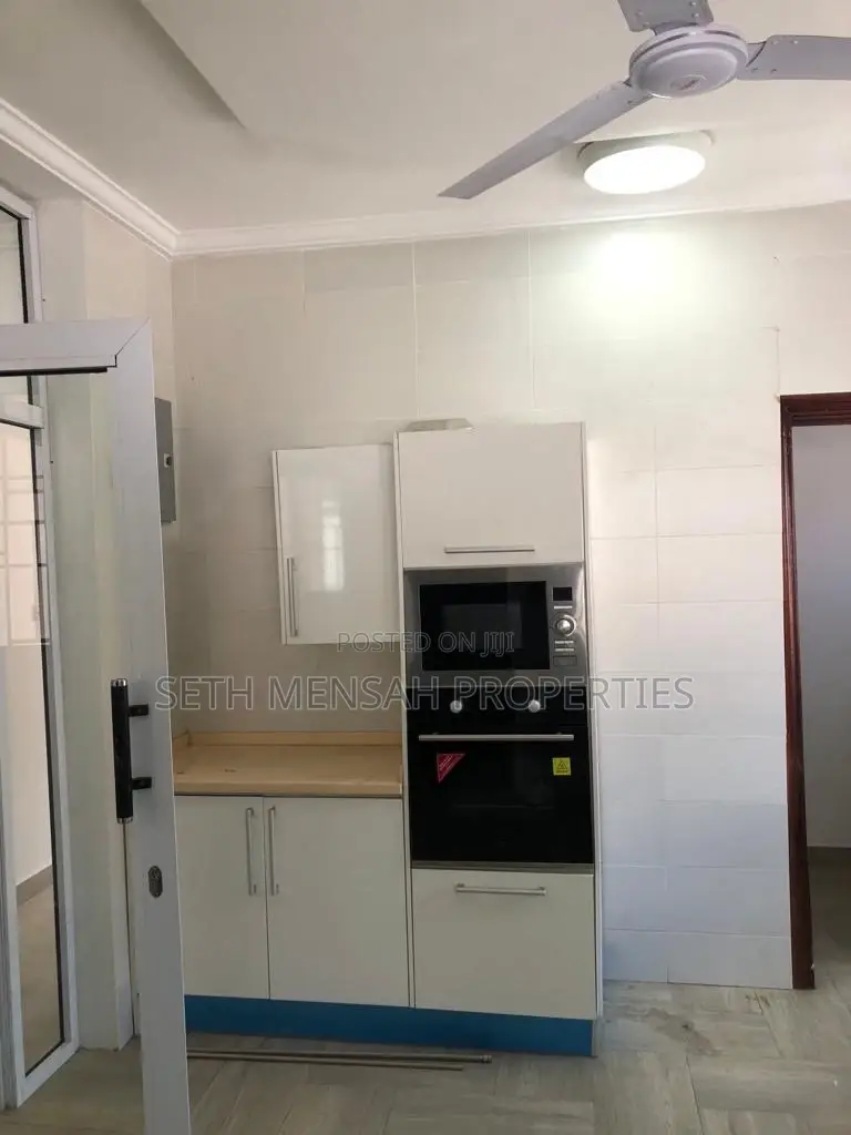 3bdrm House in Skm Property, Achimota for Rent