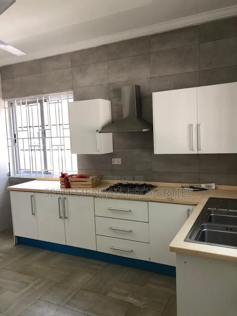 3bdrm House in Skm Property, Achimota for Rent