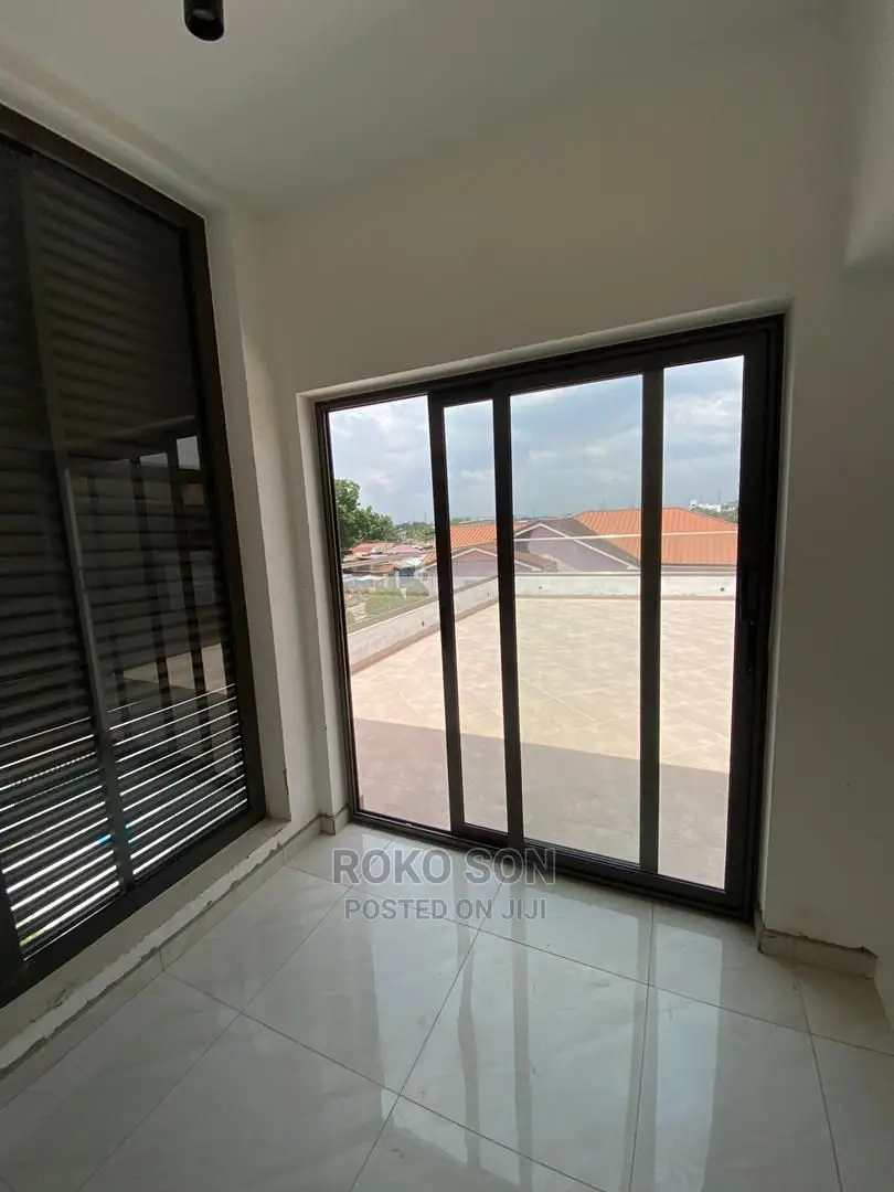5bdrm Mansion in Dr Roko, East Legon for Sale