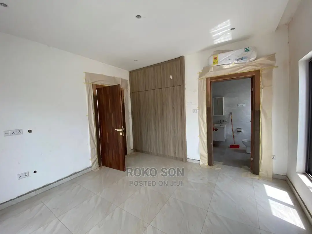 5bdrm Mansion in Dr Roko, East Legon for Sale