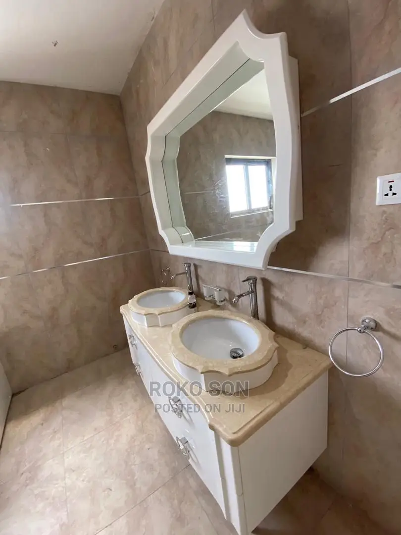 5bdrm Mansion in Dr Roko, East Legon for Sale