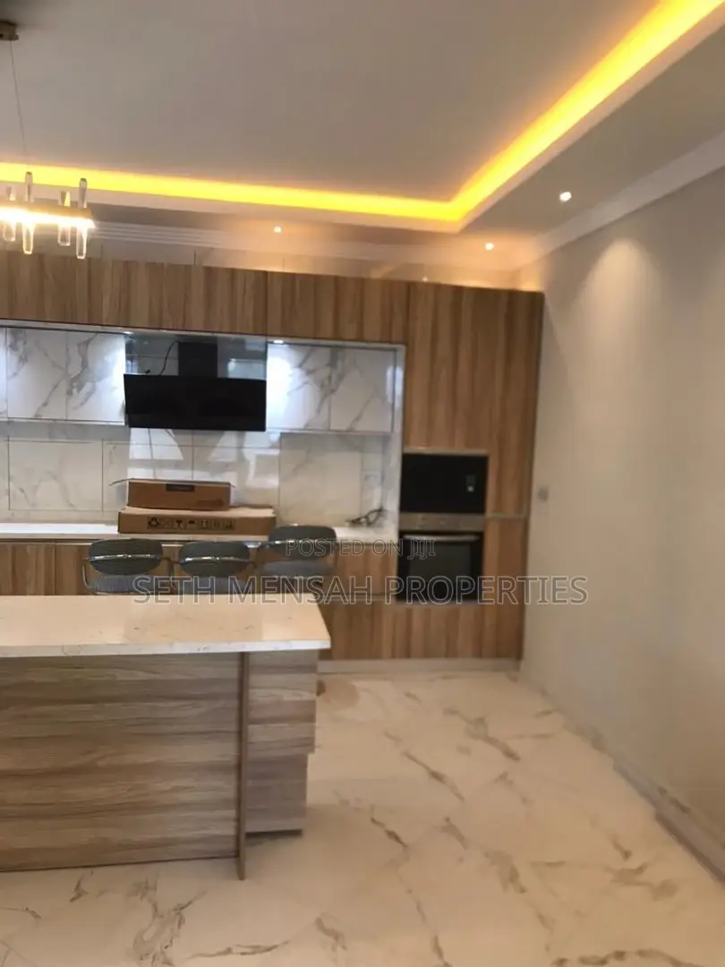 4bdrm House in Skm Property, East Legon for Sale