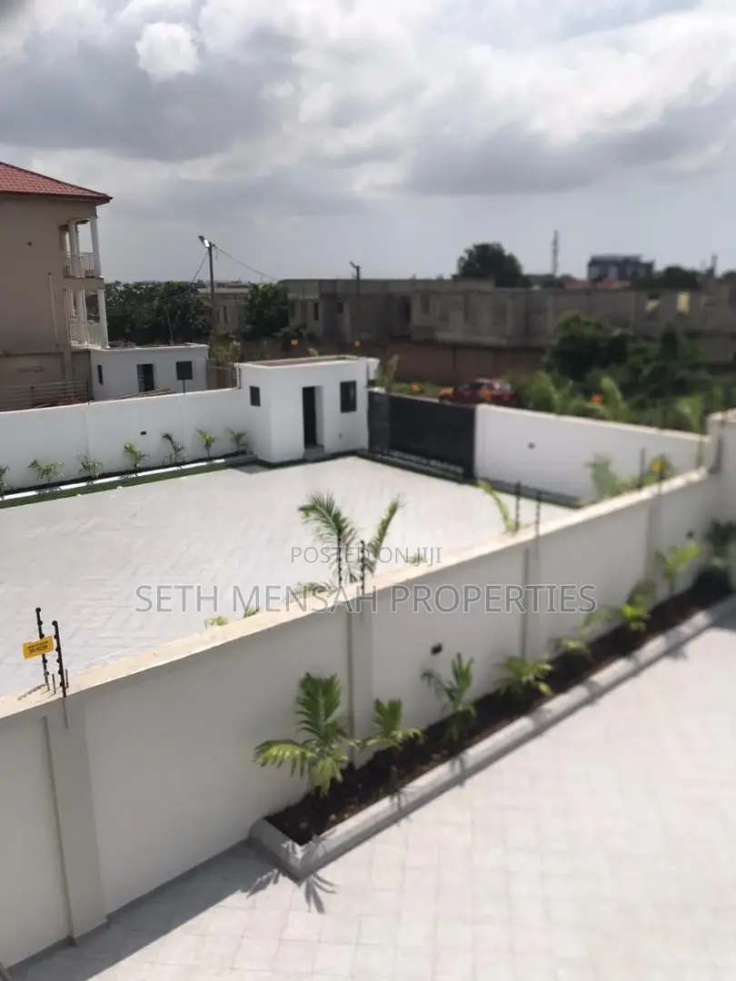 4bdrm House in Skm Property, East Legon for Sale