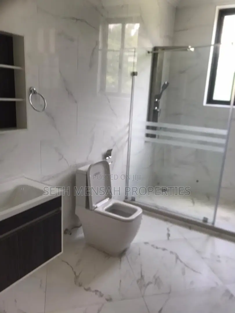 4bdrm House in Skm Property, East Legon for Sale