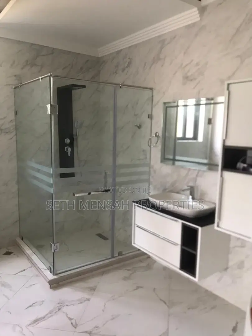4bdrm House in Skm Property, East Legon for Sale
