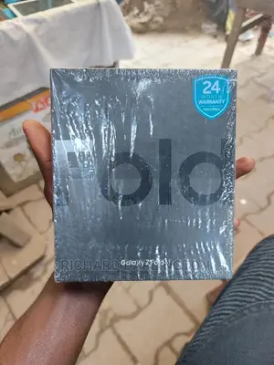 New Samsung Galaxy Z Fold4 256 GB Gray