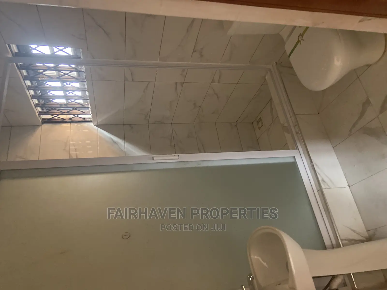 4bdrm House in Tseaddo, Airport Residential Area for Rent