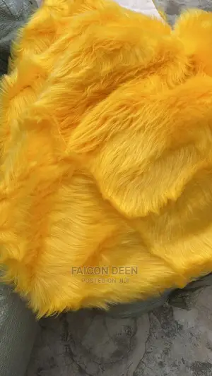 Heavy Fluffy Fur Center Carpet(In Diff Color)*Size:180x120cm
