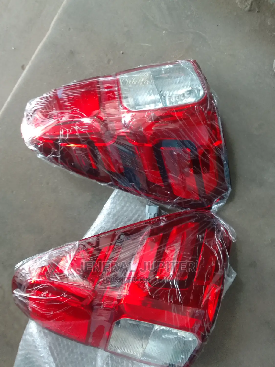 Toyota Hilux/Vigo 2015/18 Tail Light Pair.