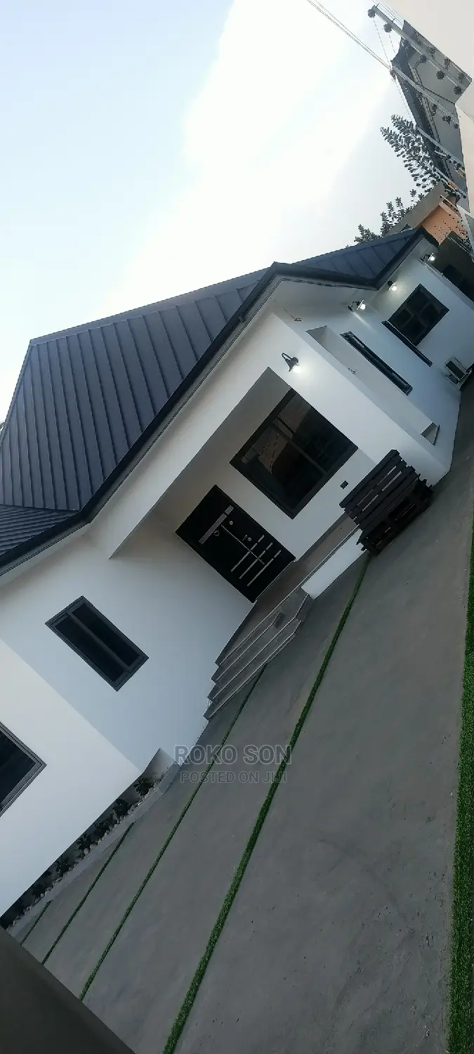 3bdrm House in Dr Roko, Dome for Sale
